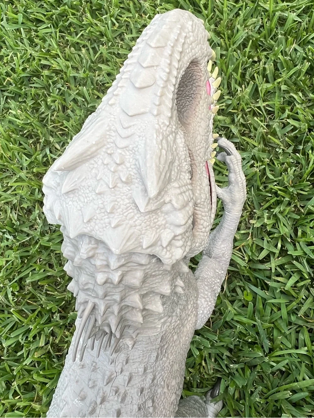 Jurassic World Camp Cretaceous Super Colossal Indominus Rex Action Figure 38”